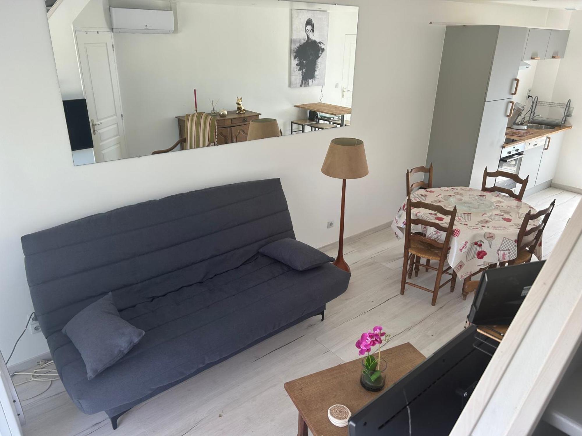 Pas Loin Des Plage Du Debarquement Creully sur Seulles Екстериор снимка